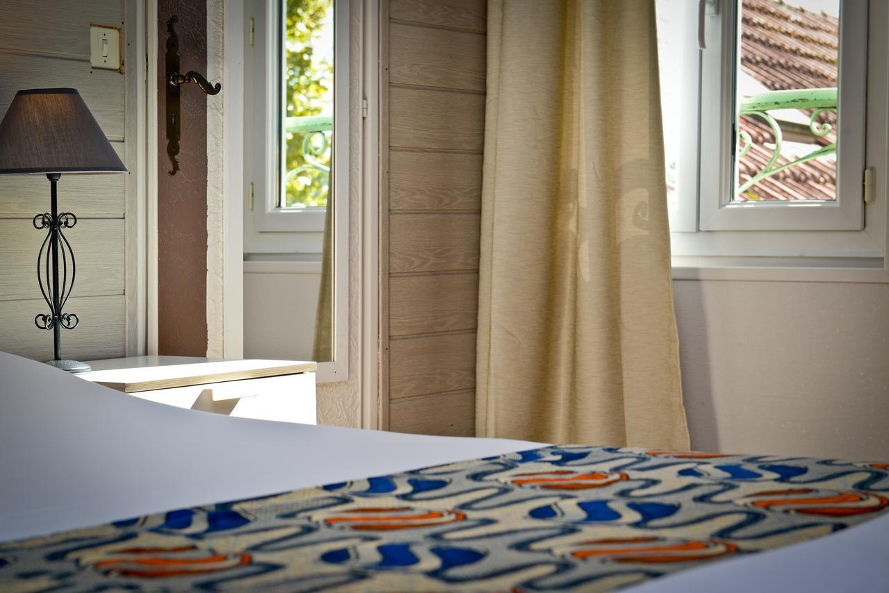 Logis Hostellerie Du Neez Gan Esterno foto