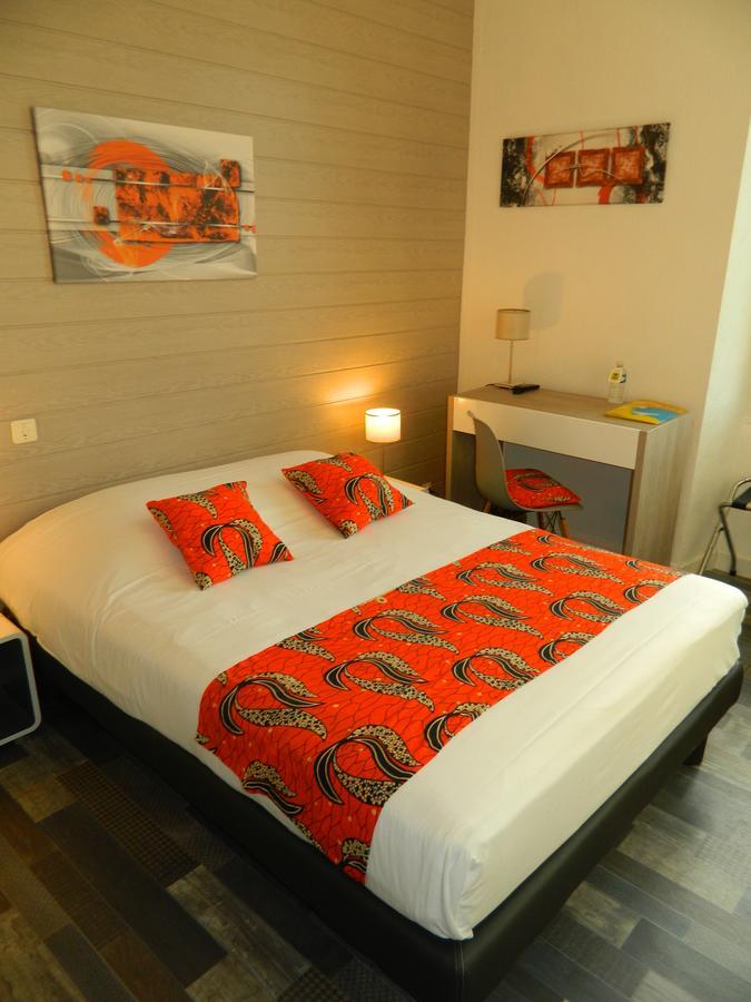 Logis Hostellerie Du Neez Gan Esterno foto