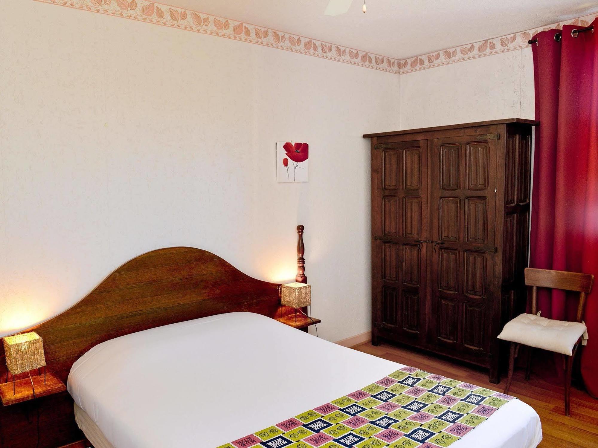 Logis Hostellerie Du Neez Gan Esterno foto